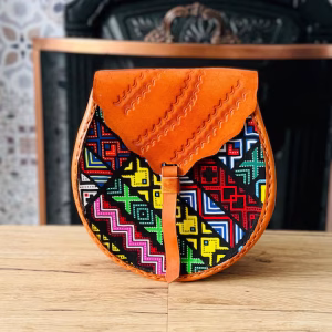 Traditional look design handbag 